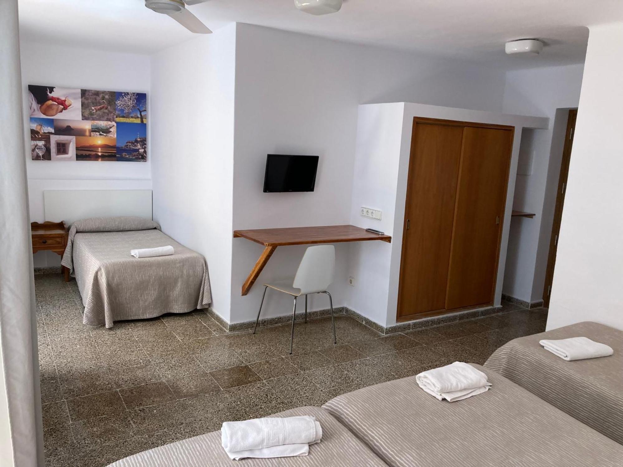 Quadruple Room Private Bathroom