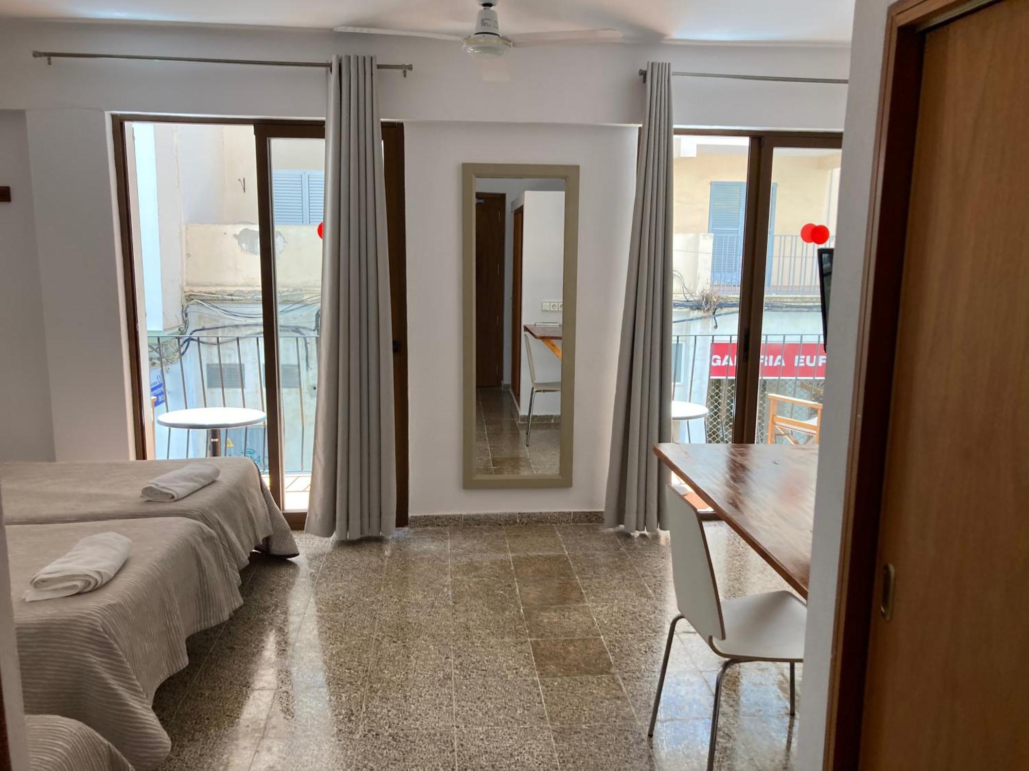 Quadruple Room Private Bathroom